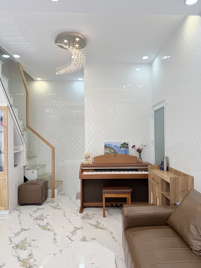 LÊ VĂN SỸ HẺM XE HƠI THÔNG CỰC ĐẸP- 6.3*7 - 47m2 - 2 TẦNG 3PN 3WC - 9 Tỷ